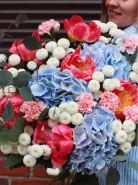 Авторский сборный букет с гортензией и пионами