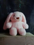Зайка плюшевый розового цвета 28 см