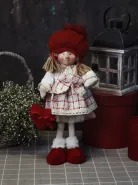 Сувенирная кукла в красном берете 