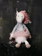 Лошадка Мия в юбке 