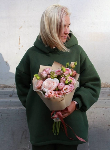 Букет комплимент с пионовидной розой от интернет-магазина цветов в Костроме