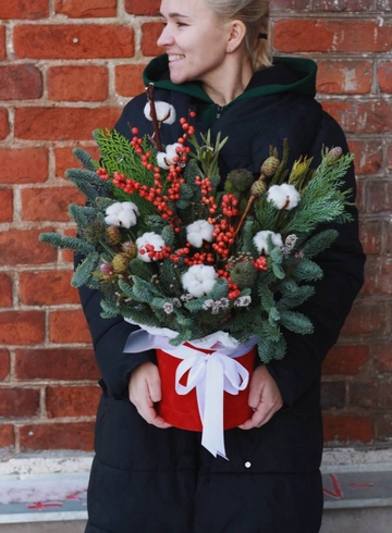 Новогодняя композиция из нобилиса. Большая от интернет-магазина цветов в Костроме