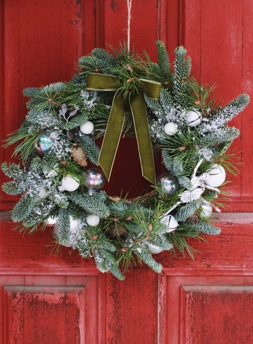Рождественский венок.  от интернет-магазина цветов в Костроме