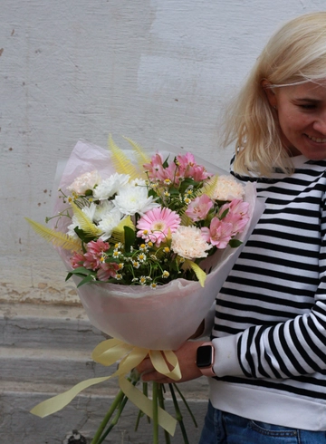 Сборный букет «Весна» от интернет-магазина цветов в Костроме