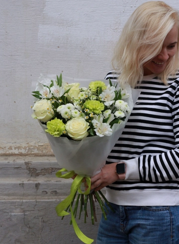 Сборный букет «Чай с лимоном» от интернет-магазина цветов в Костроме