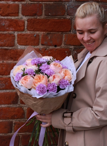 Сборный букет «Ясный закат» от интернет-магазина цветов в Костроме