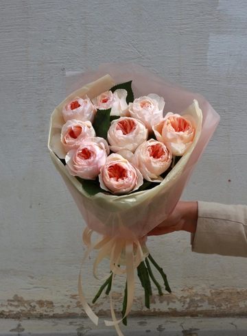 Монобукет из пионовидной розы «Признание в любви» от интернет-магазина цветов в Костроме