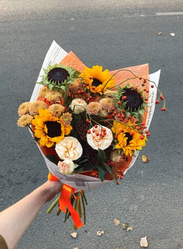 Сборный букет осенние краски от интернет-магазина цветов в Костроме