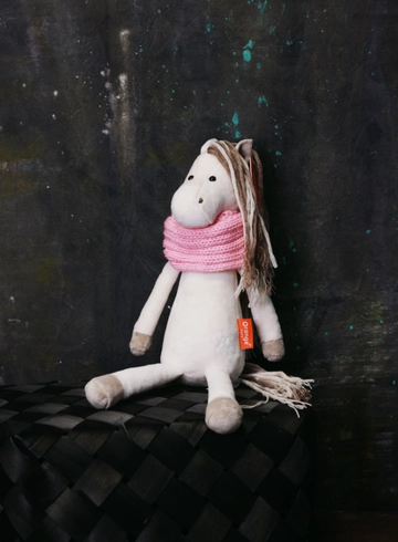 Лошадка Боня 28 см от интернет-магазина цветов в Костроме